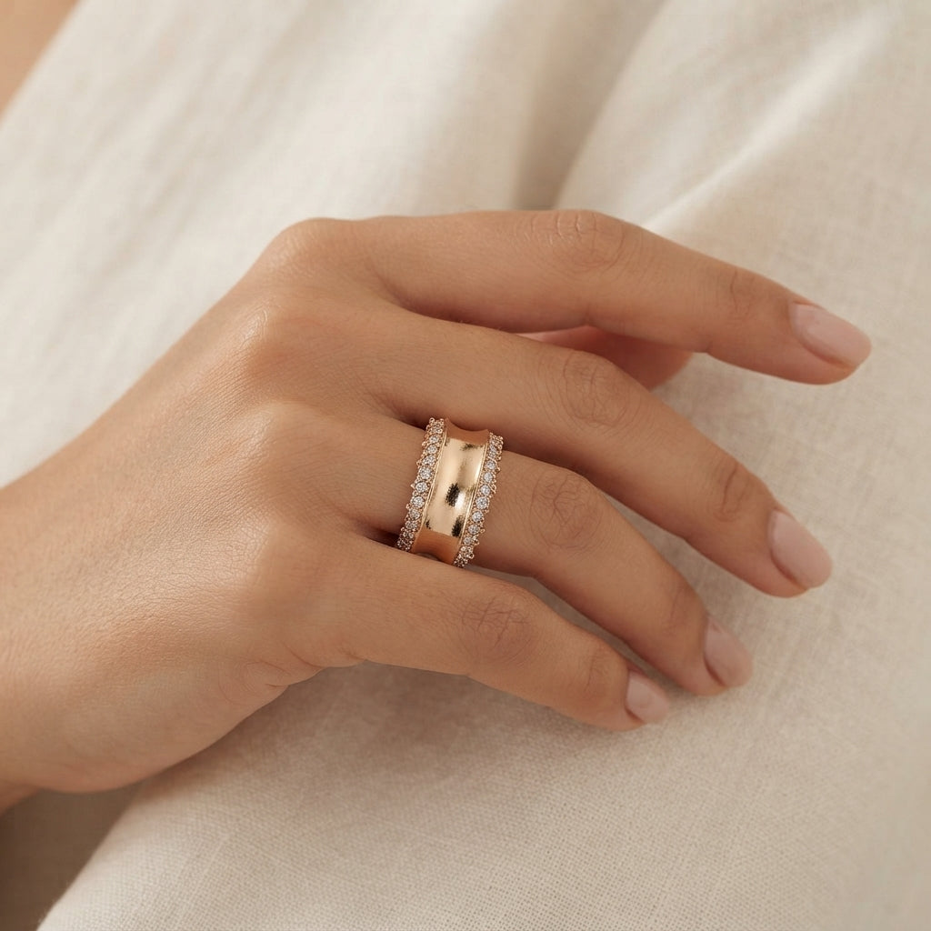 DÔME - Bague Large Bombée Pavé Doré