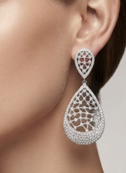 DIVA - Boucles Gouttes Dentelle Pavé Argenté